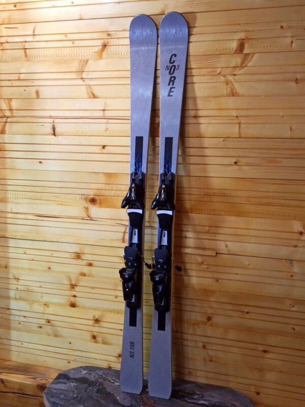 LYŽE CORE NO3 --SWISS MADE-- 159CM